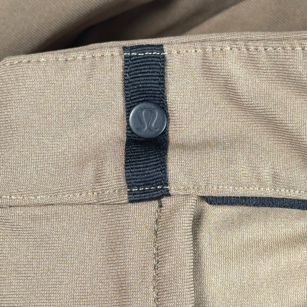 Lululemon Commission Slim Pant Mens 32x33 Brown Warpstreme Chino ABC Golf Travel - Picture 13 of 16